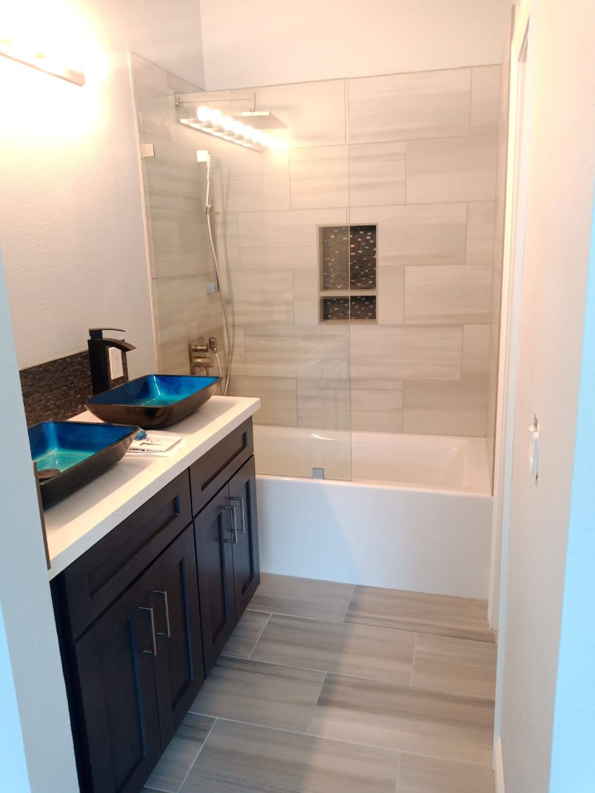 Modern guest bathroom Seattle